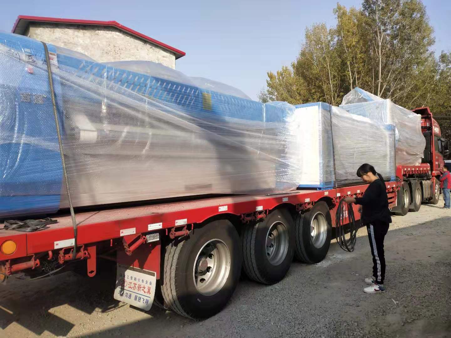 洗衣房后整理設備送貨現(xiàn)場